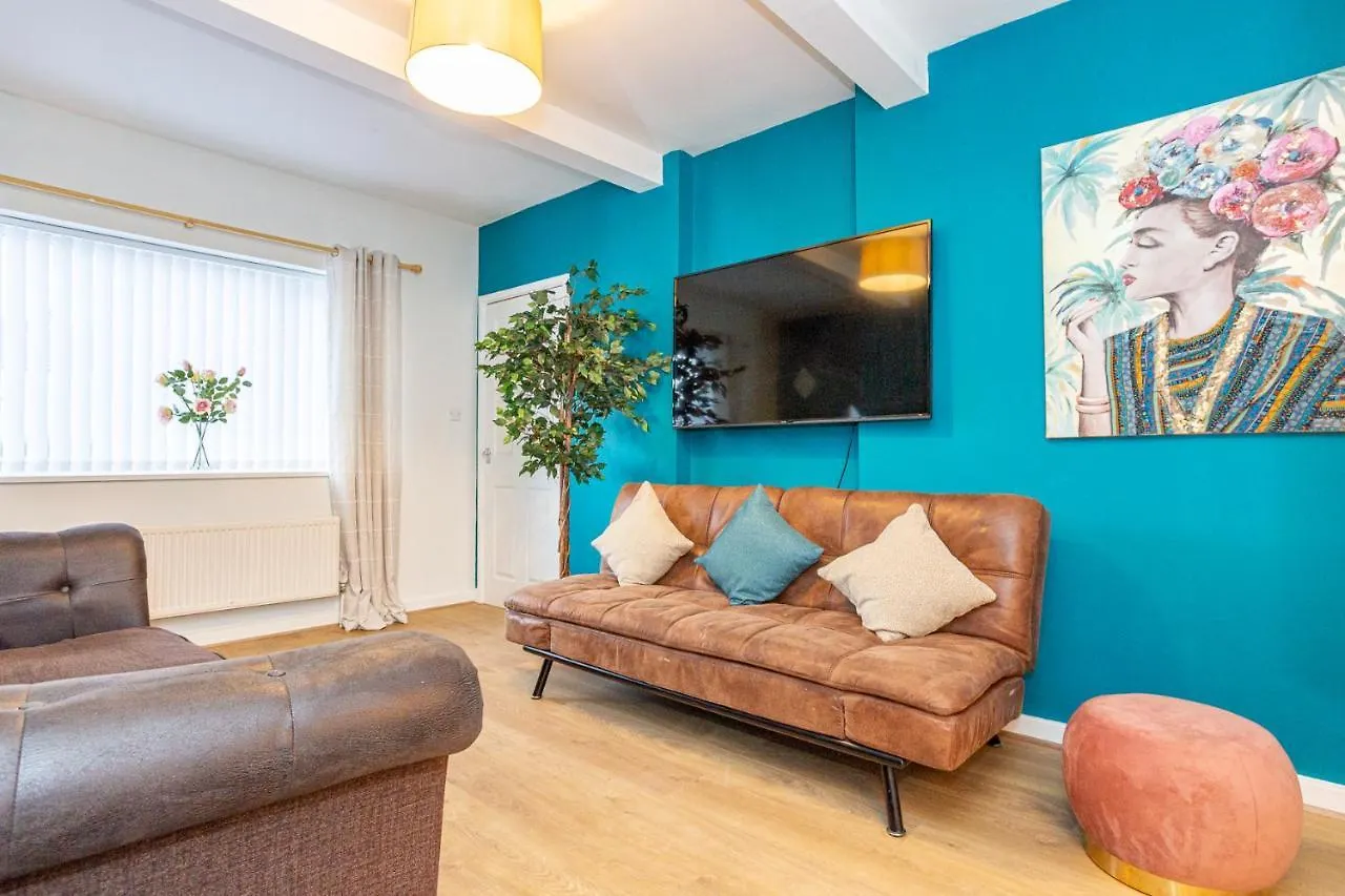 Oswalds House With Free Parking Ideal For Contractors And Families نيوكاسل أبون تاين بيت للعطل